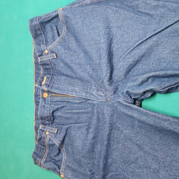 Men's Wrangler Blue Jeans 38x32 - Picture 1 of 3